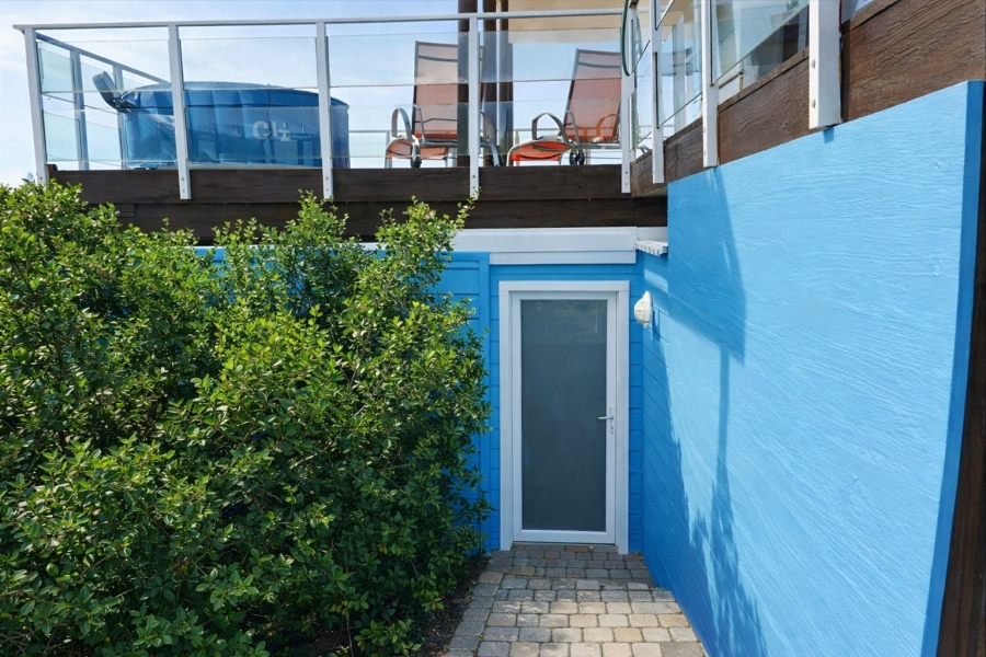 5 Bedroom Property for Sale in Boggomsbaai Western Cape